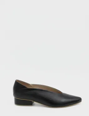 Louvre slip-on loafers in black leather womens shoes