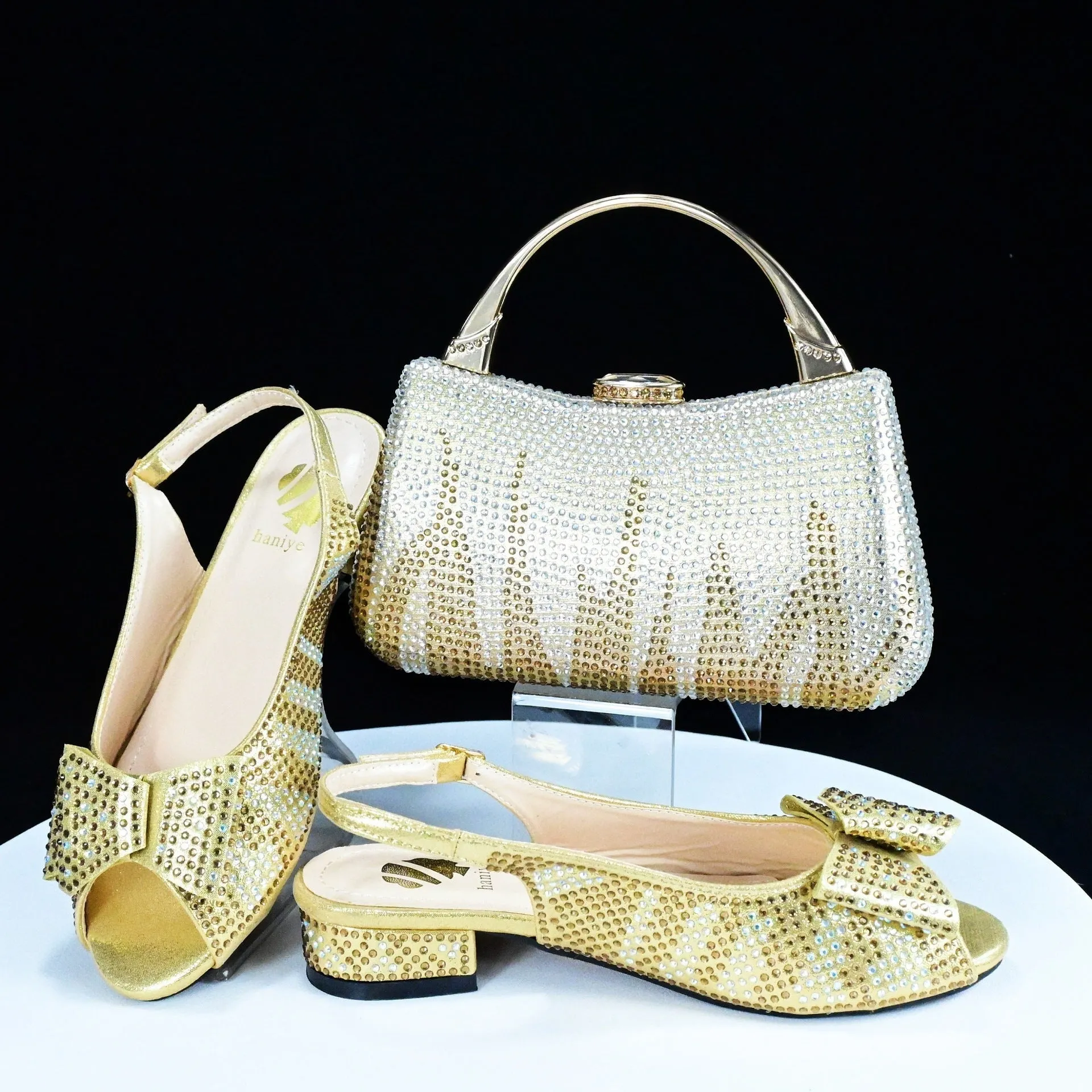 Low-Heeled Casual Daily Sandals With Handle Clutch Bag, Rhinestones Women Shoes Bag Set ,Beautiful Party Shoe Bag Set, Rhinestone Decoration Women’s Shoe Bag Set WL 21400