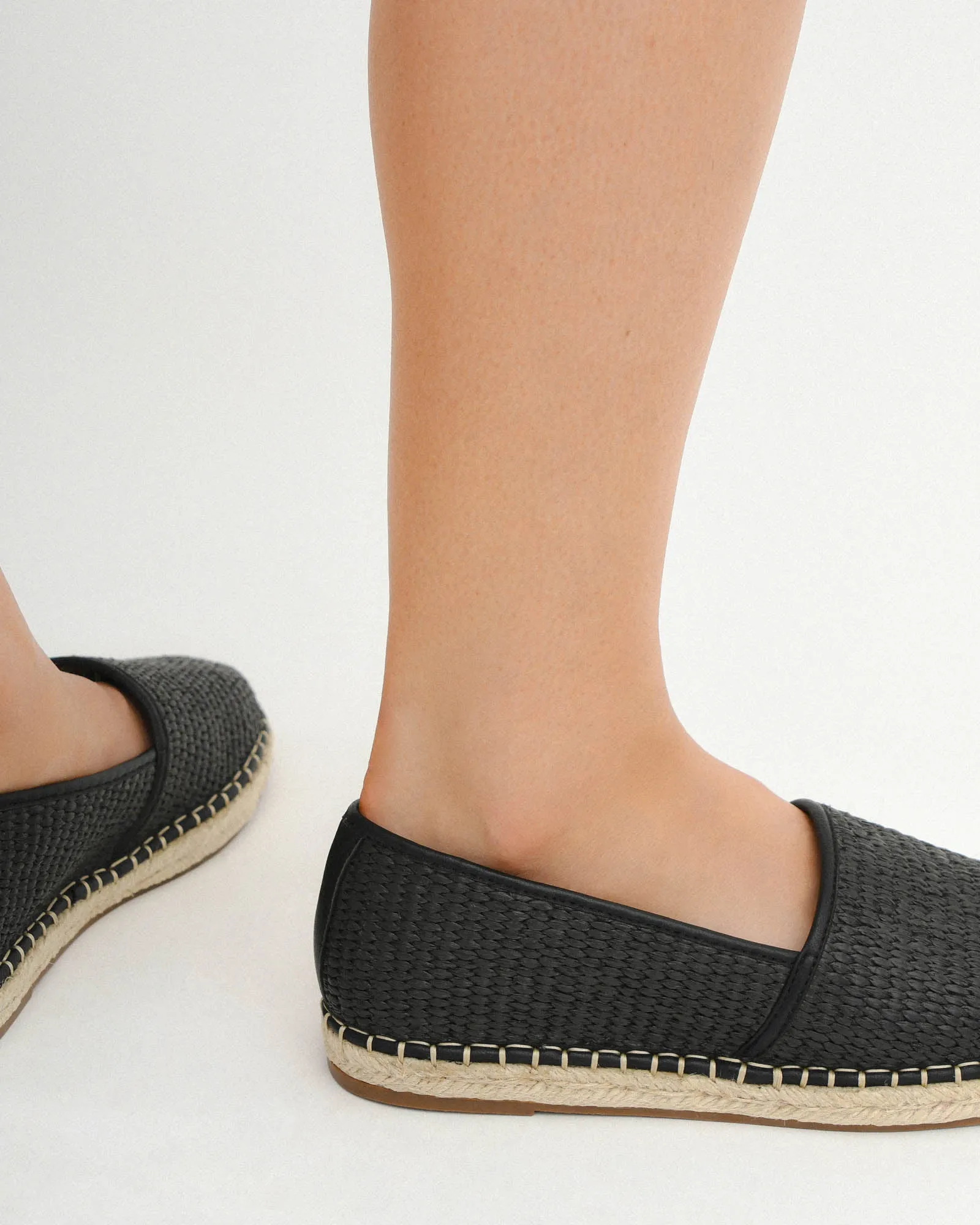 OAKLEY LOAFERS BLACK RAFFIA