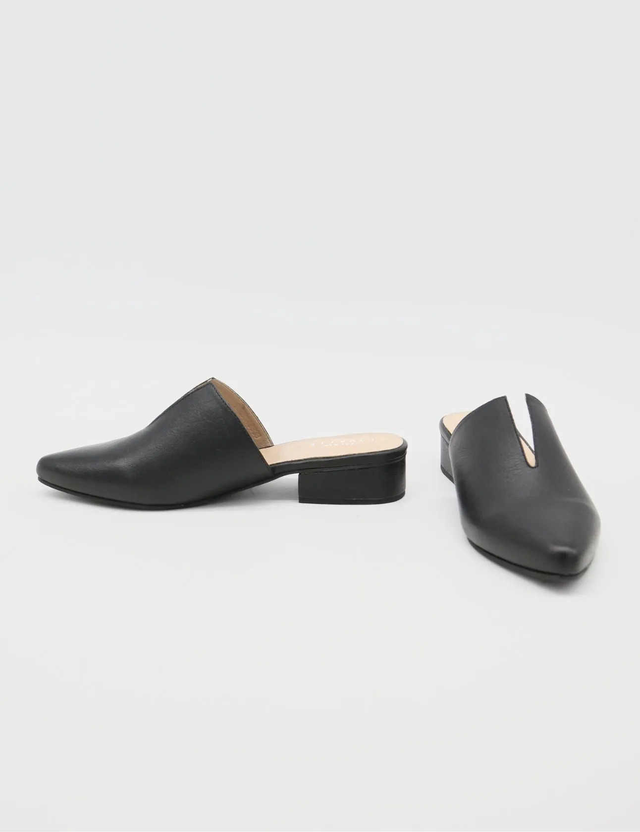 Pijao mules sandals in black leather womens shoes